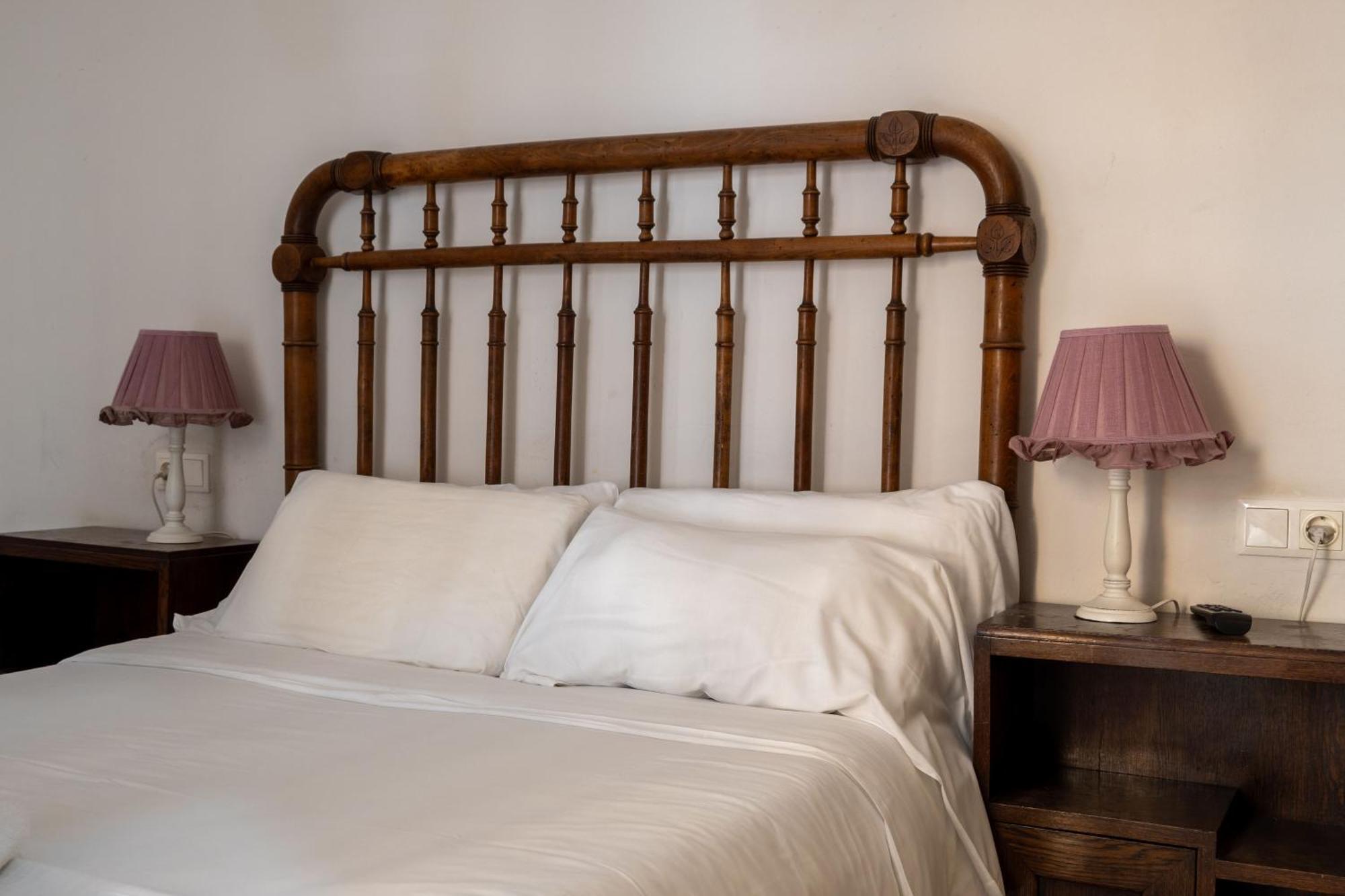 Flora Bed & Breakfast Banyoles Luaran gambar