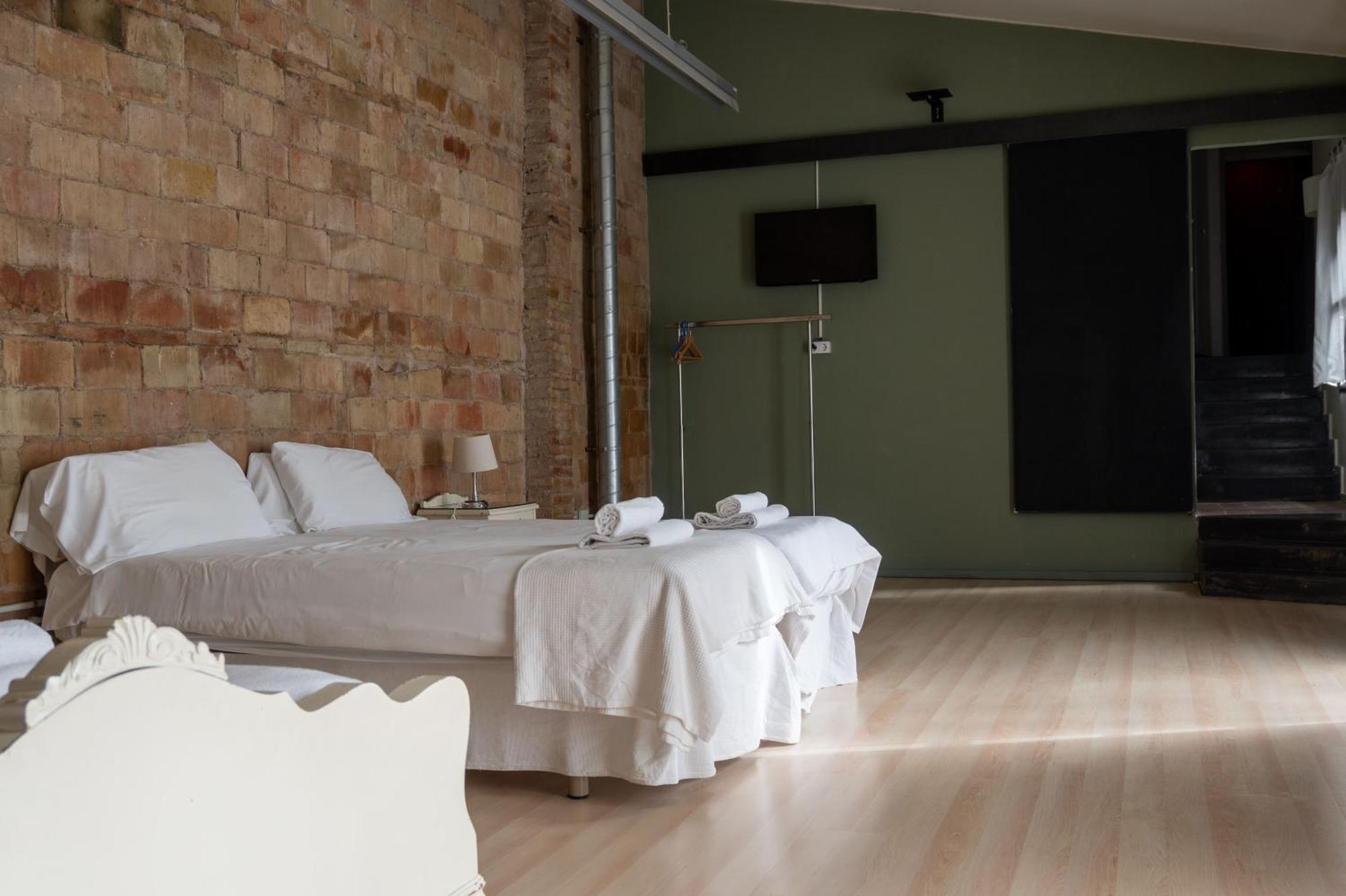 Flora Bed & Breakfast Banyoles Luaran gambar