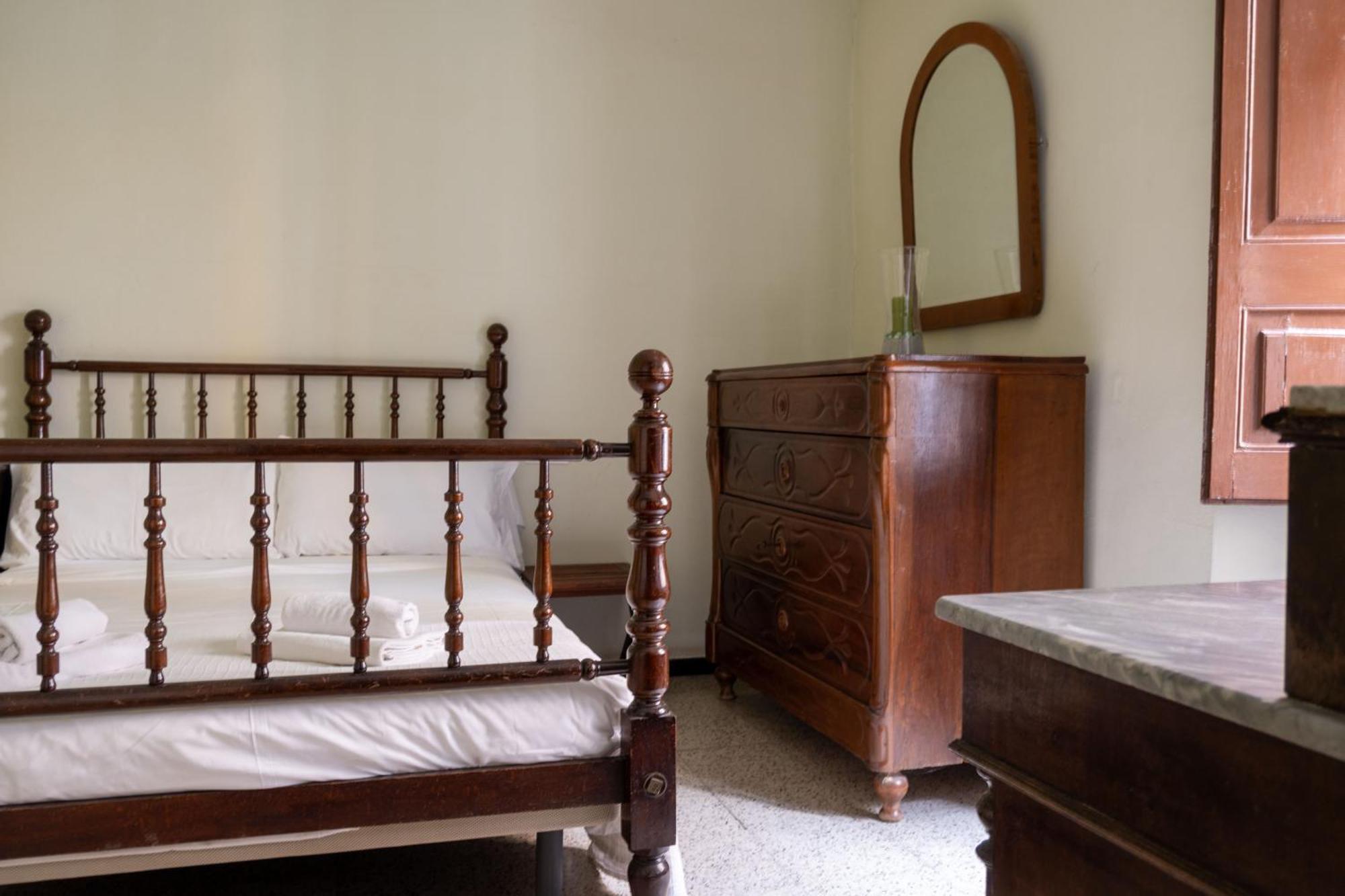 Flora Bed & Breakfast Banyoles Luaran gambar